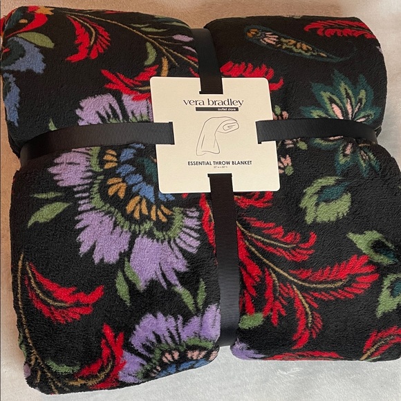 Vera Bradley Other - NWT Vera Bradley Essential Throw in Venetian Paisley Pattern